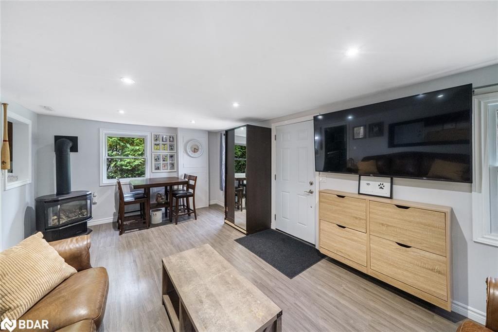 1182 5 Line S, Oro-Medonte, ON - Indoor Photo Showing Living Room With Fireplace