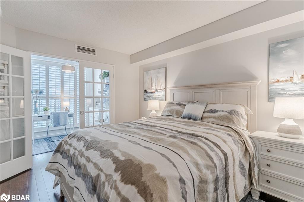 1103-150 Dunlop Street E, Barrie, ON - Indoor Photo Showing Bedroom