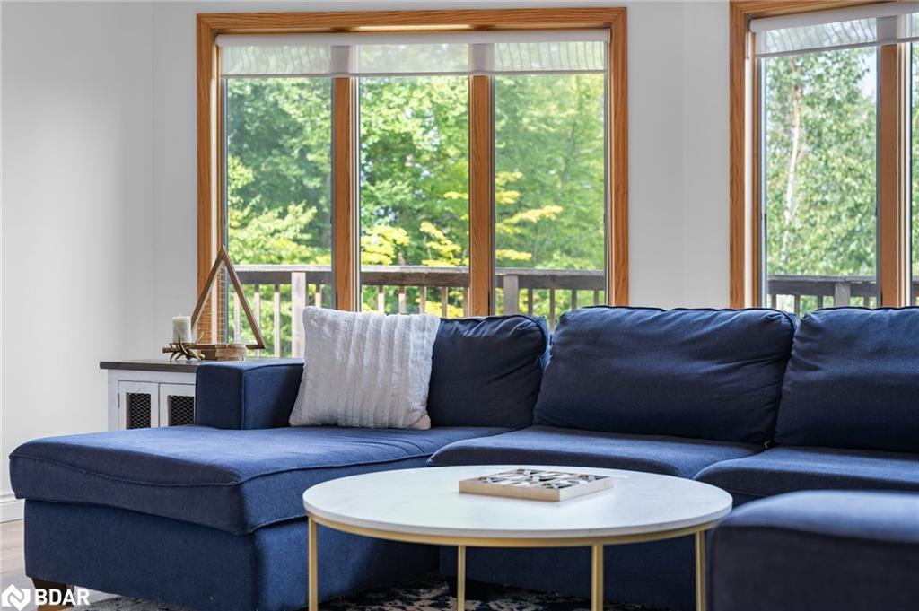 58 Niagara Road, Nipissing, ON - Indoor Photo Showing Living Room