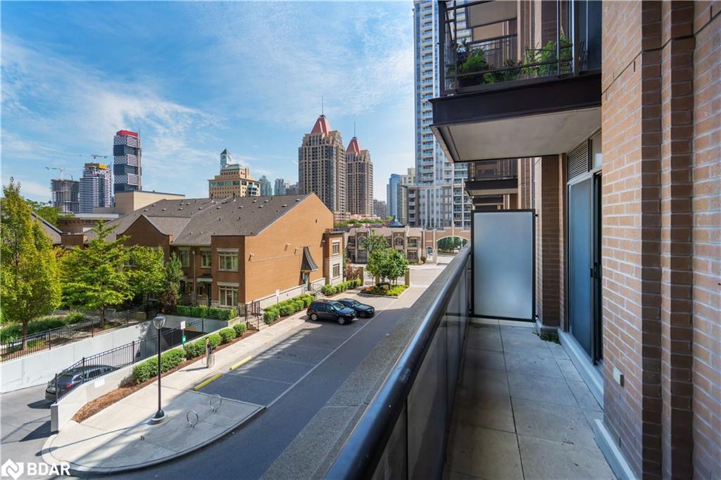 307-385 Prince Of Wales Drive, Mississauga, ON - Outdoor