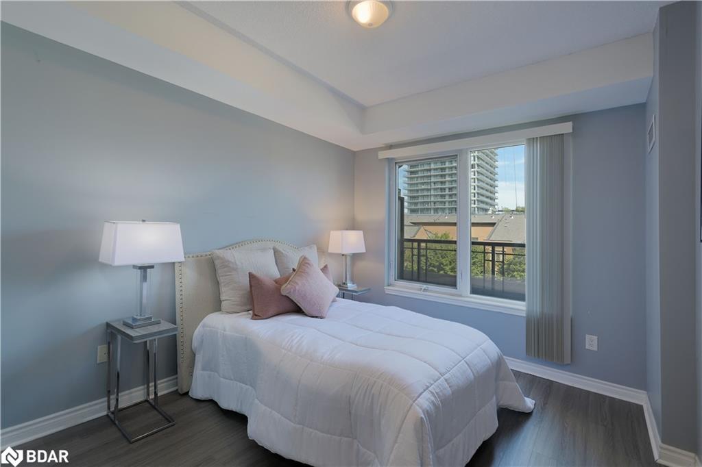 307-385 Prince Of Wales Drive, Mississauga, ON - Indoor Photo Showing Bedroom