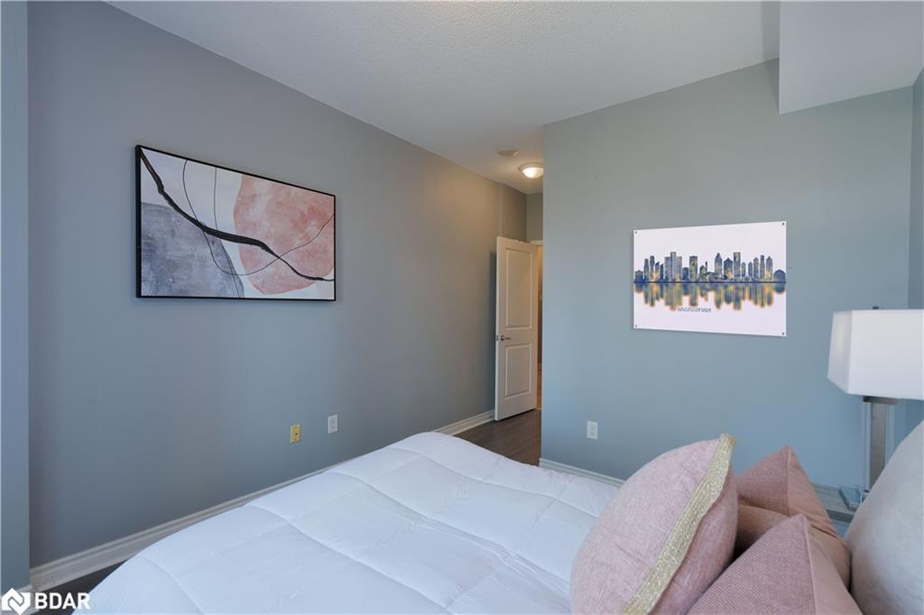307-385 Prince Of Wales Drive, Mississauga, ON - Indoor Photo Showing Bedroom