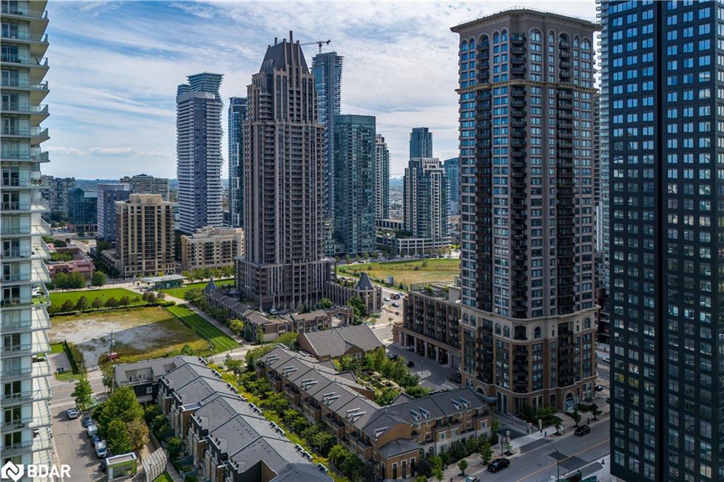 307-385 Prince Of Wales Drive, Mississauga, ON - Outdoor