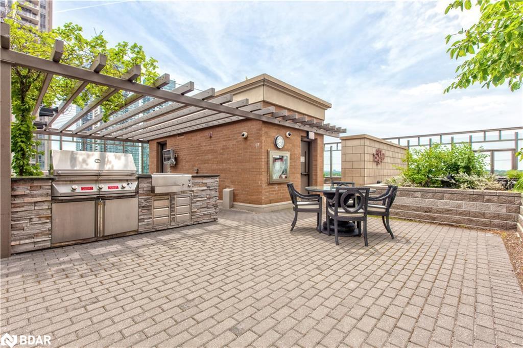 307-385 Prince Of Wales Drive, Mississauga, ON - Outdoor With Exterior