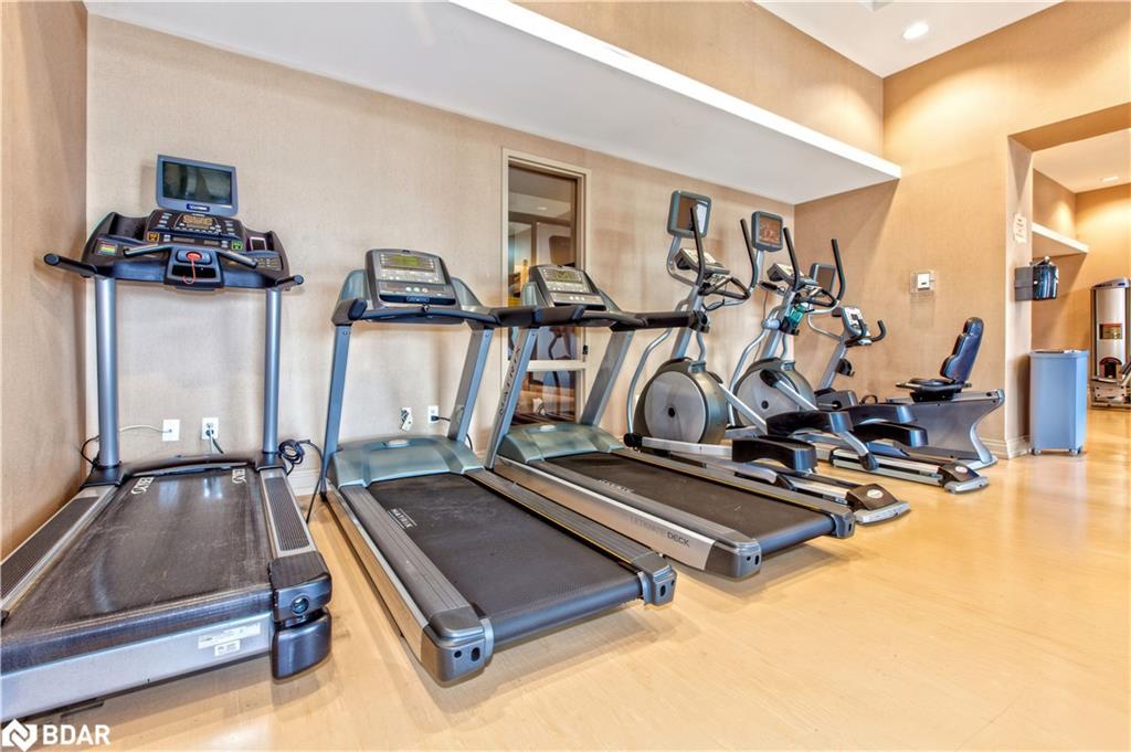 307-385 Prince Of Wales Drive, Mississauga, ON - Indoor Photo Showing Gym Room