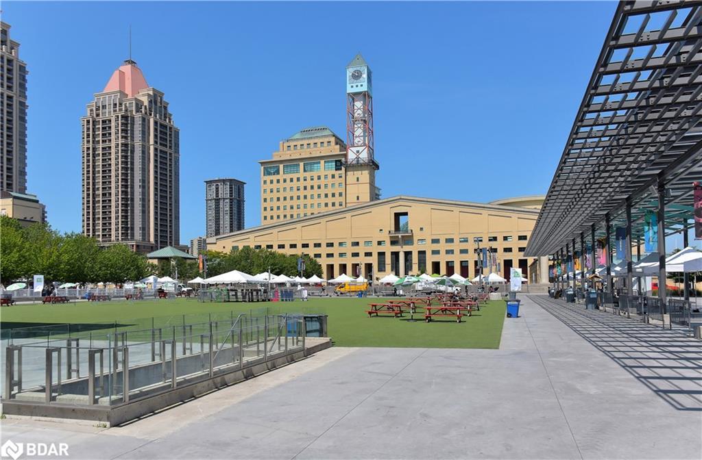 307-385 Prince Of Wales Drive, Mississauga, ON - Outdoor