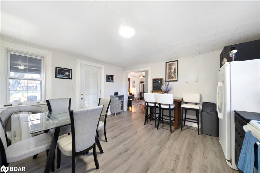 57 Coldwater Road, Severn, ON - Indoor Photo Showing Dining Room