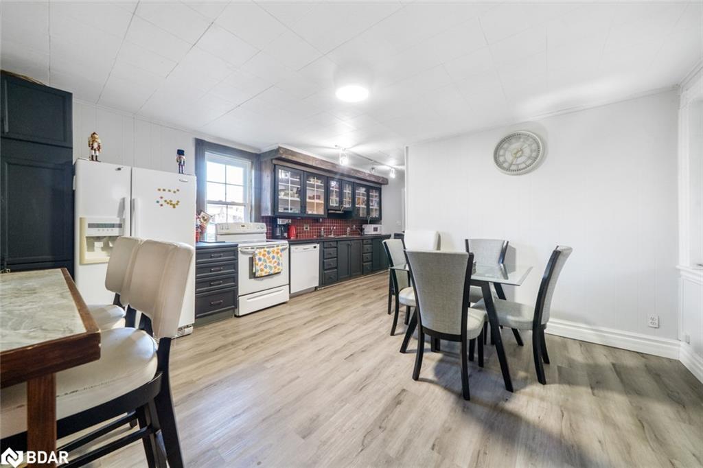 57 Coldwater Road, Severn, ON - Indoor Photo Showing Dining Room