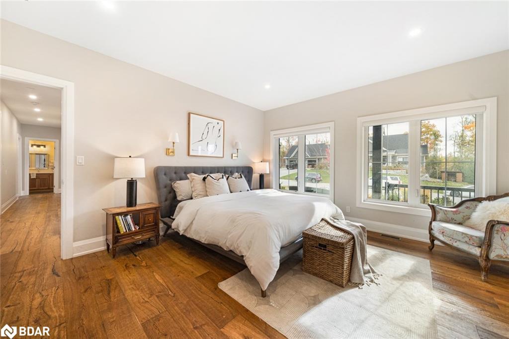 62 Thoroughbred Drive, Oro-Medonte, ON - Indoor Photo Showing Bedroom
