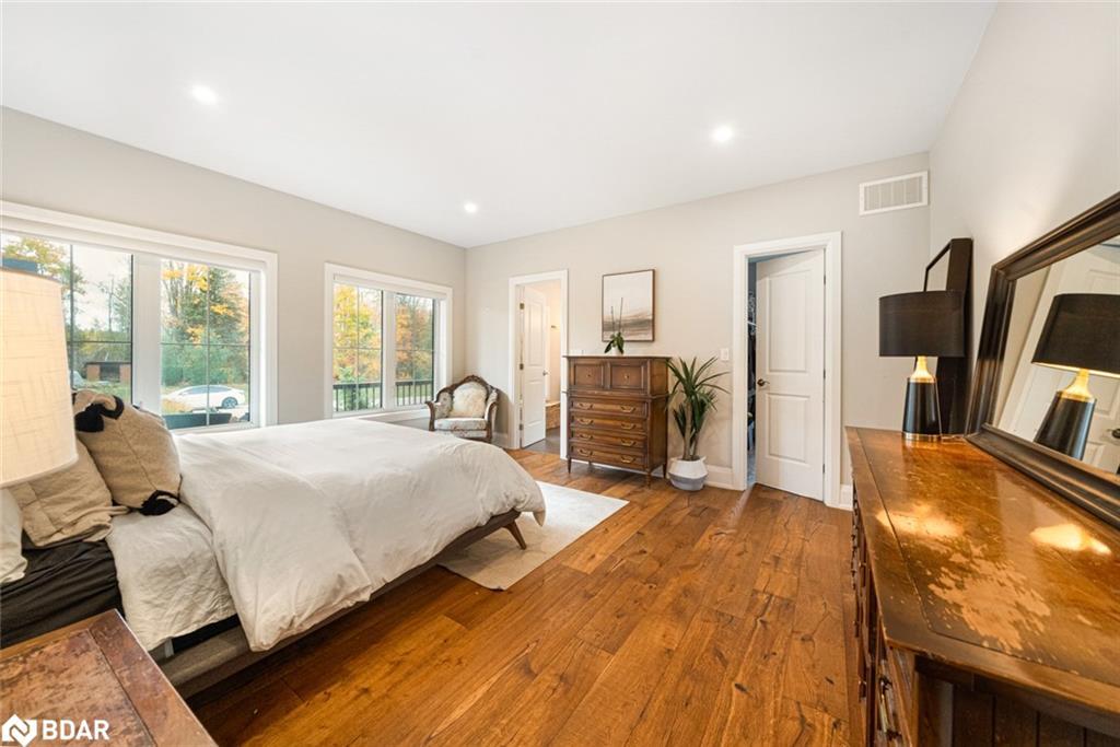 62 Thoroughbred Drive, Oro-Medonte, ON - Indoor Photo Showing Bedroom
