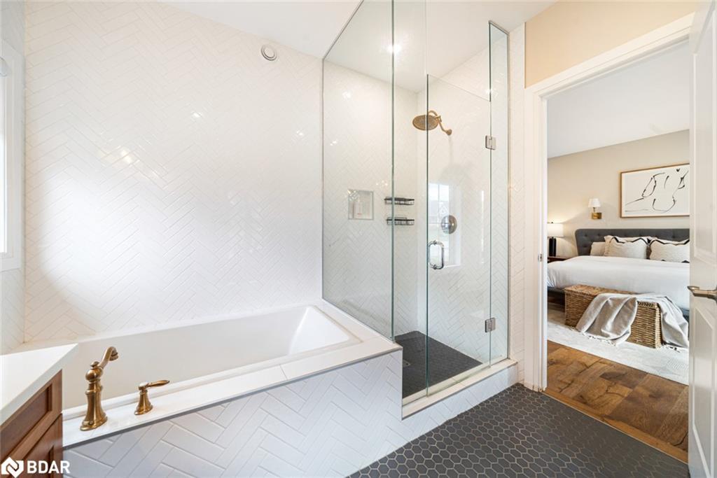 62 Thoroughbred Drive, Oro-Medonte, ON - Indoor Photo Showing Bathroom