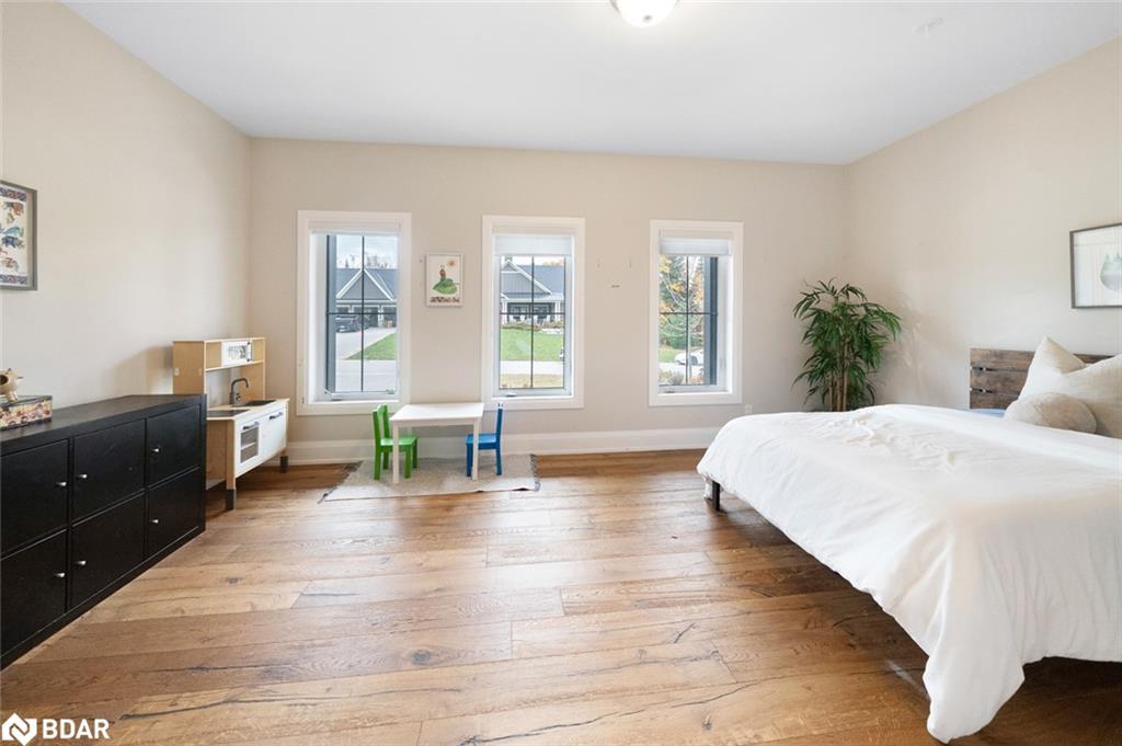 62 Thoroughbred Drive, Oro-Medonte, ON - Indoor Photo Showing Bedroom