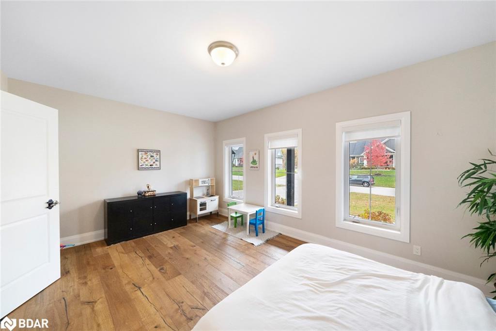 62 Thoroughbred Drive, Oro-Medonte, ON - Indoor Photo Showing Bedroom