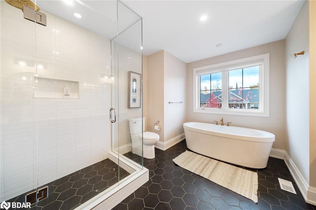 62 Thoroughbred Drive, Oro-Medonte, ON - Indoor Photo Showing Bathroom