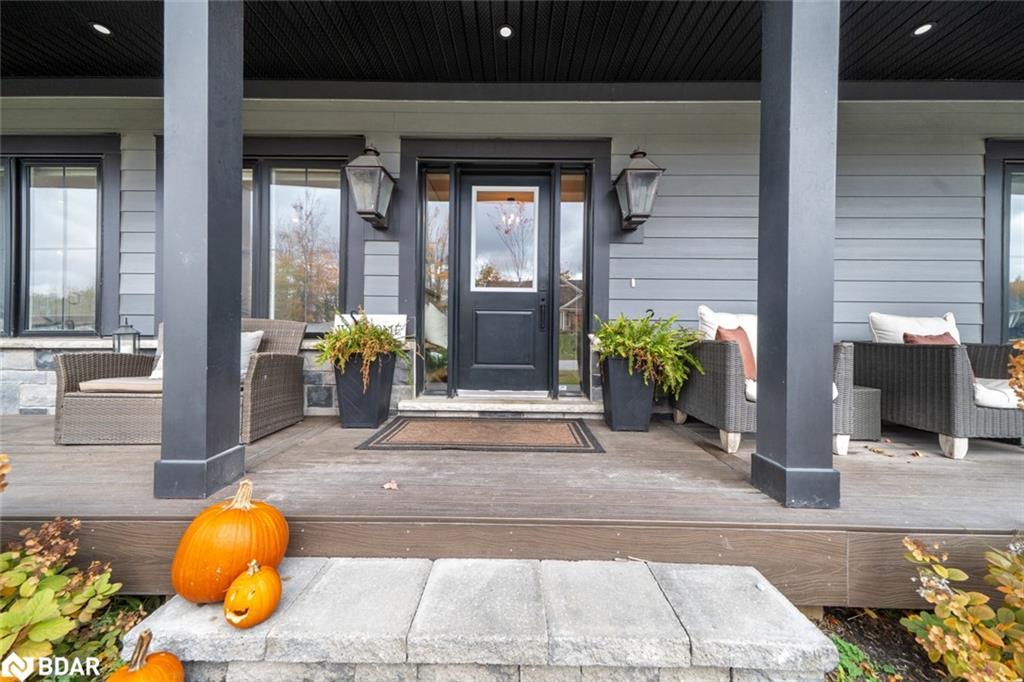 62 Thoroughbred Drive, Oro-Medonte, ON - Outdoor With Deck Patio Veranda