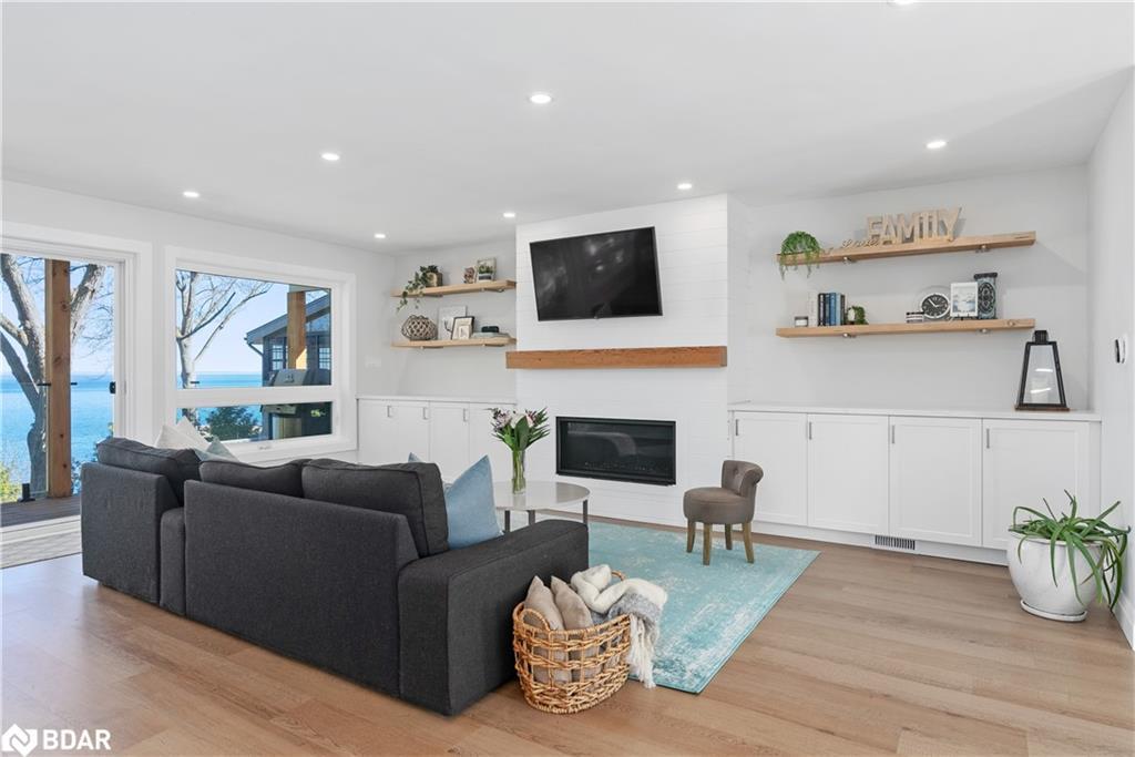 2371 Lakeshore Road E, Oro-Medonte, ON - Indoor Photo Showing Living Room With Fireplace