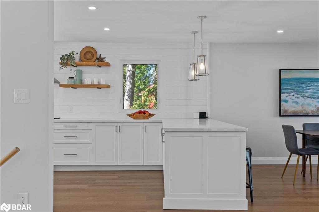 2371 Lakeshore Road E, Oro-Medonte, ON - Indoor