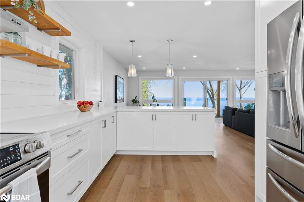 2371 Lakeshore Road E, Oro-Medonte, ON - Indoor Photo Showing Kitchen With Stainless Steel Kitchen