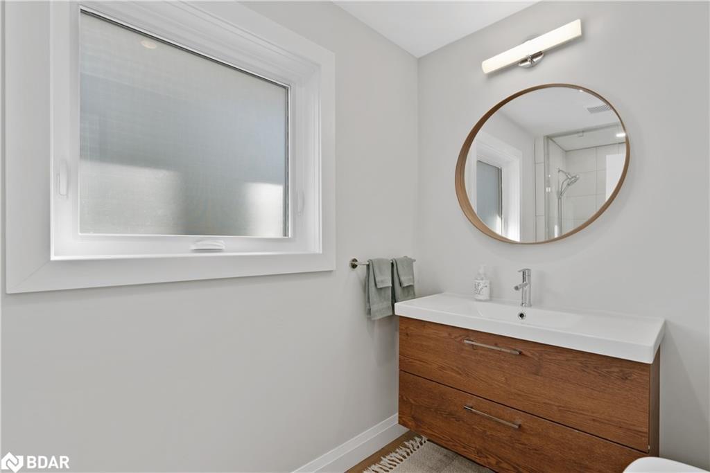 2371 Lakeshore Road E, Oro-Medonte, ON - Indoor Photo Showing Bathroom