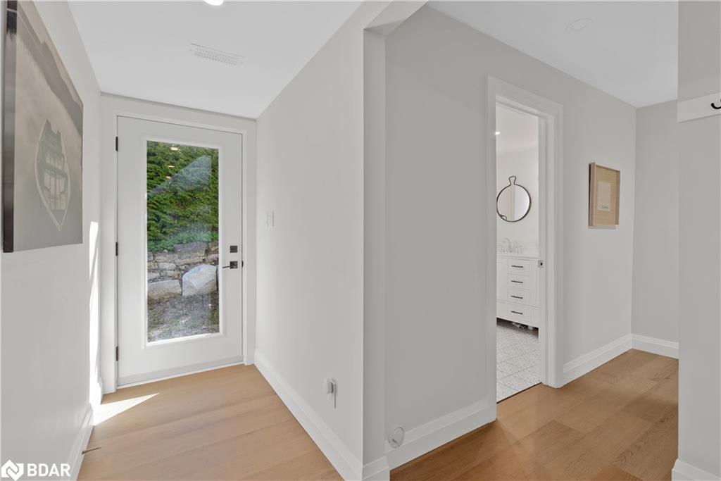 2371 Lakeshore Road E, Oro-Medonte, ON - Indoor Photo Showing Other Room