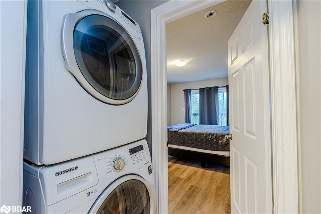 30 Hewitt Place, Barrie, ON - Indoor Photo Showing Laundry Room