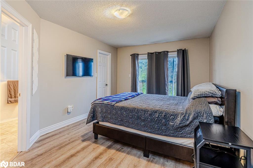 30 Hewitt Place, Barrie, ON - Indoor Photo Showing Bedroom