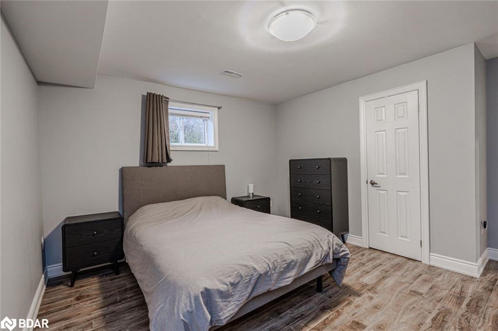 30 Hewitt Place, Barrie, ON - Indoor Photo Showing Bedroom