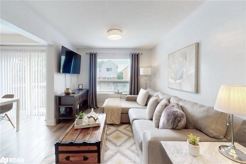 913 Fetchison Drive, Oshawa, ON - Indoor Photo Showing Living Room