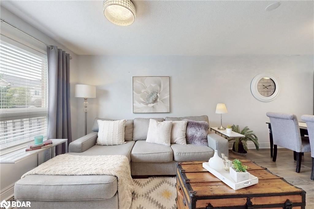 913 Fetchison Drive, Oshawa, ON - Indoor Photo Showing Living Room