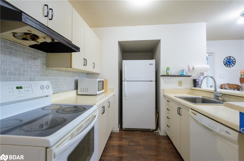 57-19 Dawson Drive, Collingwood, ON - Indoor Photo Showing Kitchen