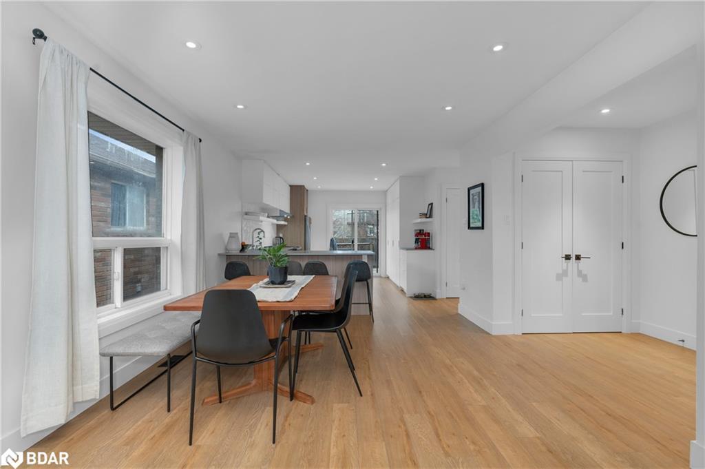 90 Larkin Drive, Barrie, ON - Indoor Photo Showing Dining Room