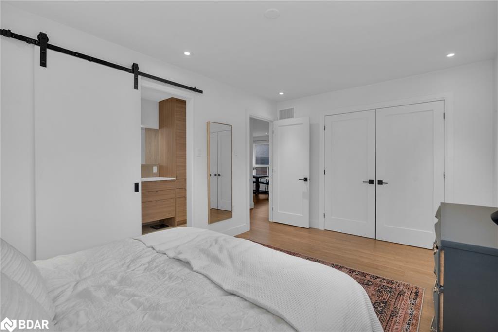 90 Larkin Drive, Barrie, ON - Indoor Photo Showing Bedroom