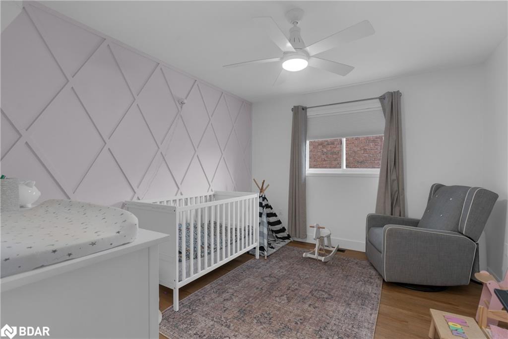 90 Larkin Drive, Barrie, ON - Indoor Photo Showing Bedroom