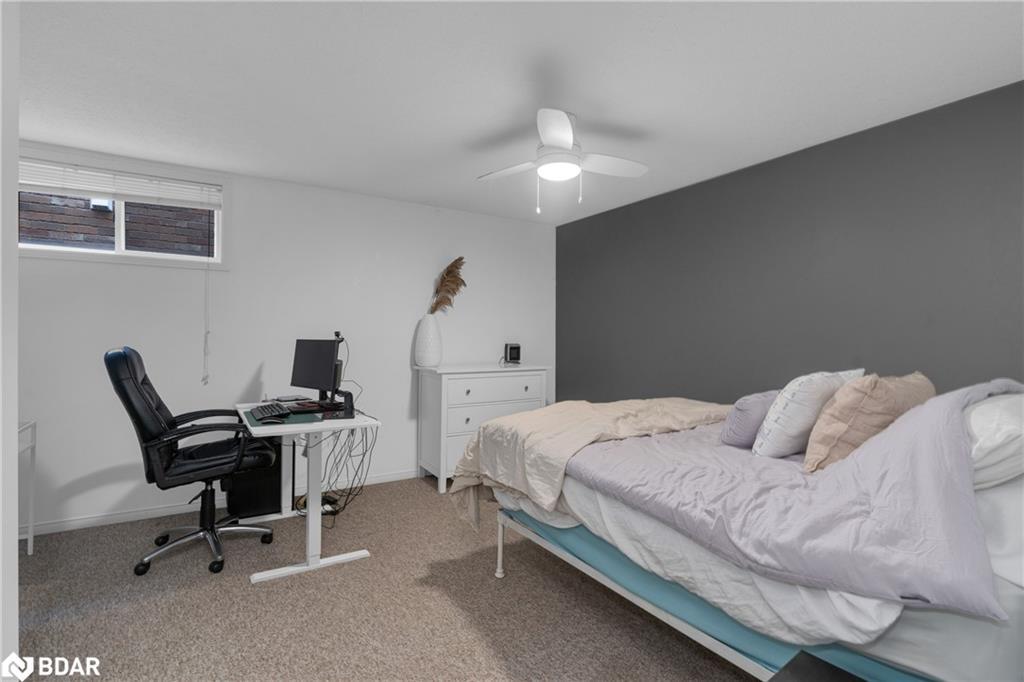 90 Larkin Drive, Barrie, ON - Indoor Photo Showing Bedroom