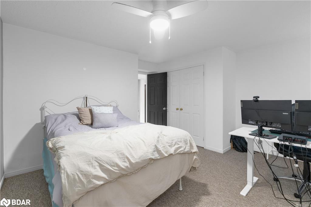 90 Larkin Drive, Barrie, ON - Indoor Photo Showing Bedroom