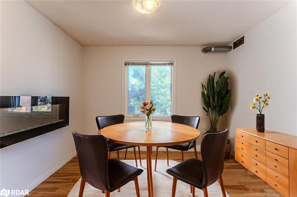 52-508 Essa Road, Barrie, ON - Indoor Photo Showing Dining Room