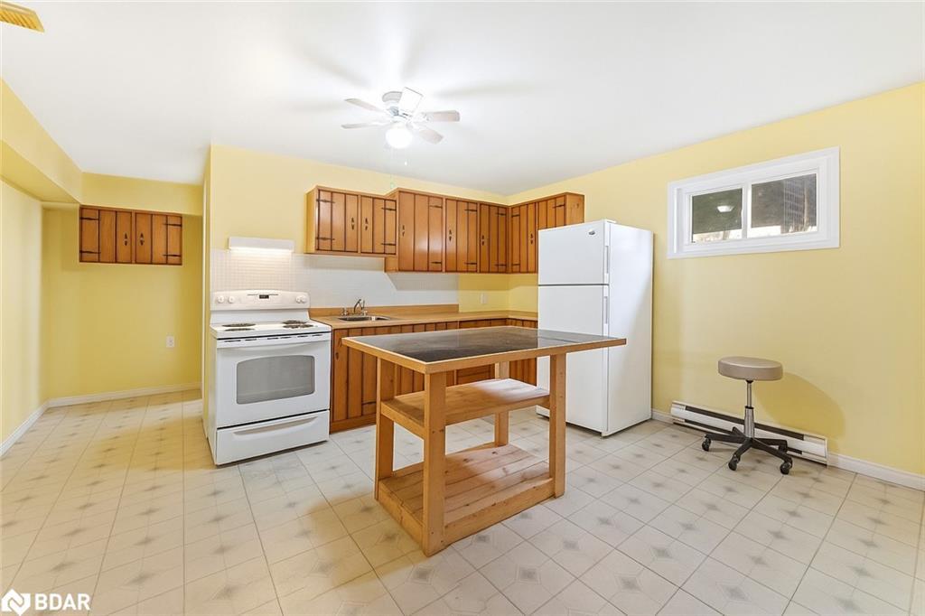 2717 3/4 Sunn Side Side Road, New Lowell, ON - Indoor Photo Showing Kitchen