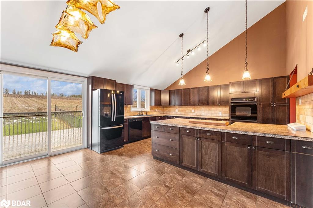 2717 3/4 Sunn Side Side Road, New Lowell, ON - Indoor Photo Showing Kitchen
