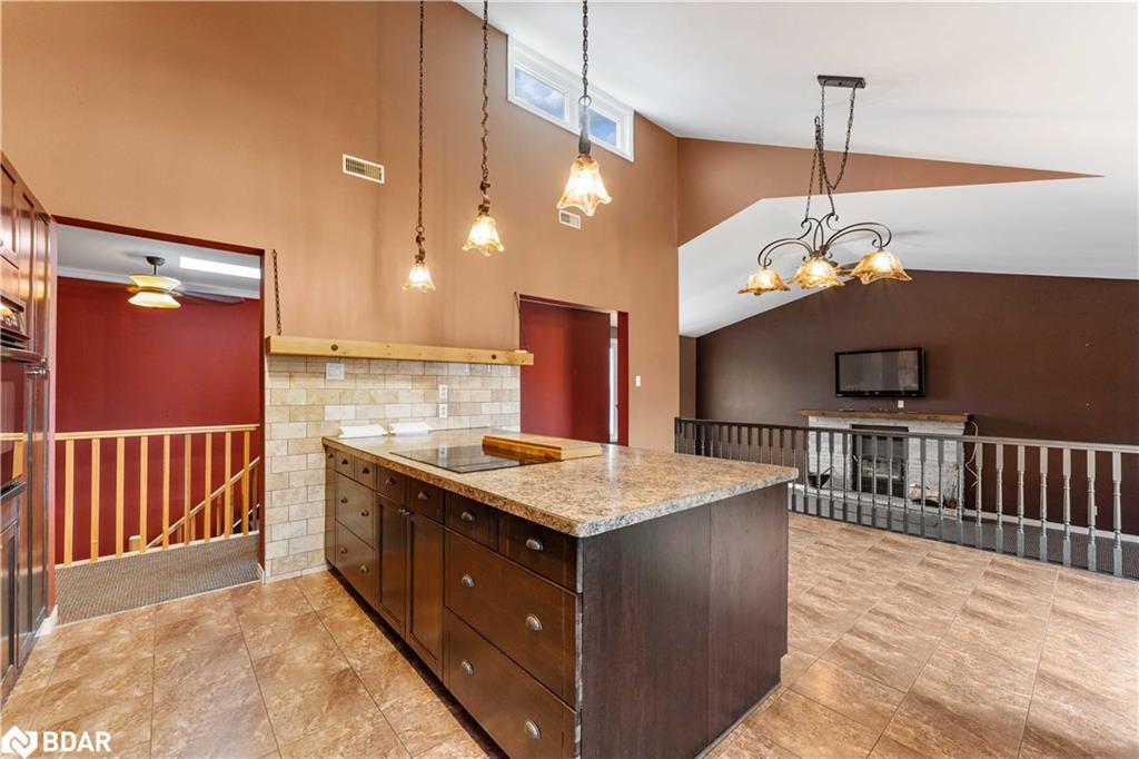 2717 3/4 Sunn Side Side Road, New Lowell, ON - Indoor Photo Showing Kitchen