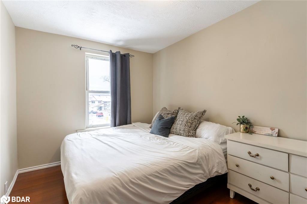 408 Regent Street, Orillia, ON - Indoor Photo Showing Bedroom