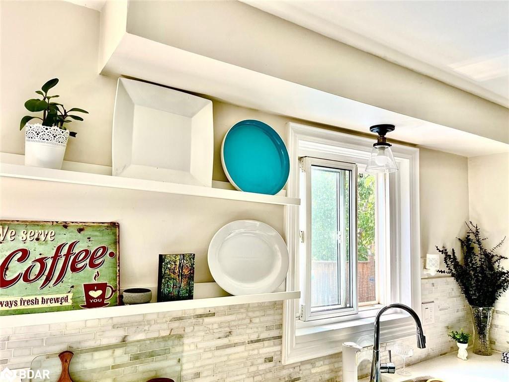 35 Glenridge Road, Barrie, ON - Indoor