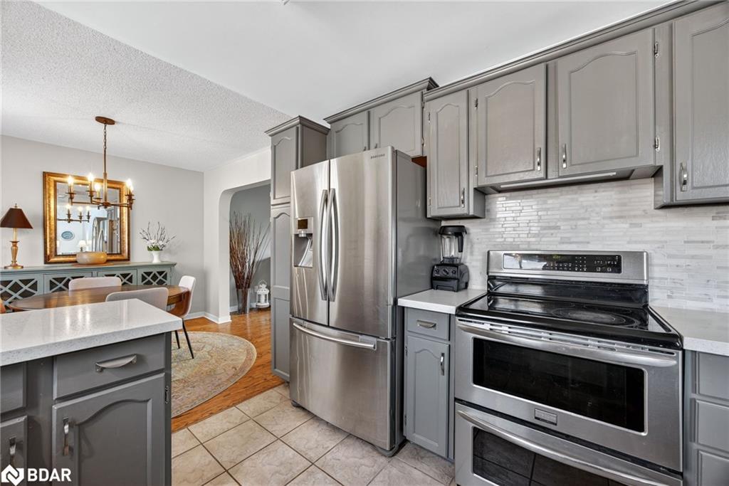 35 Glenridge Road, Barrie, ON - Indoor Photo Showing Kitchen
