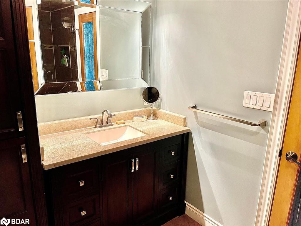 35 Glenridge Road, Barrie, ON - Indoor Photo Showing Bathroom