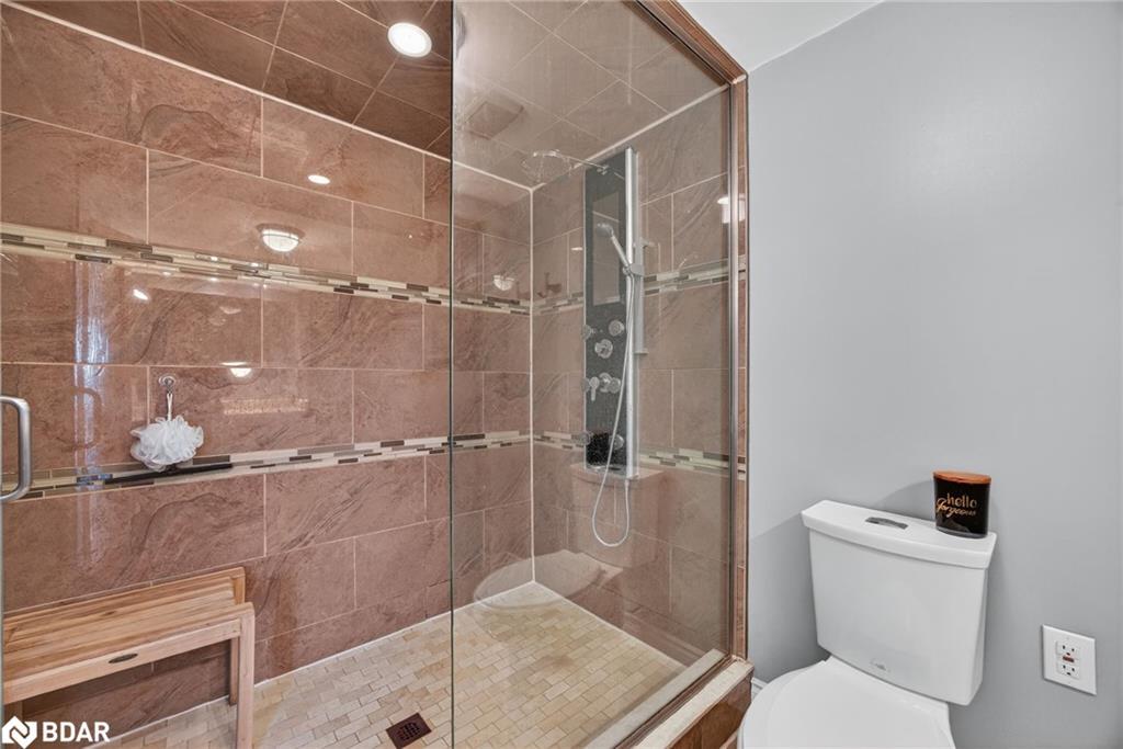 35 Glenridge Road, Barrie, ON - Indoor Photo Showing Bathroom