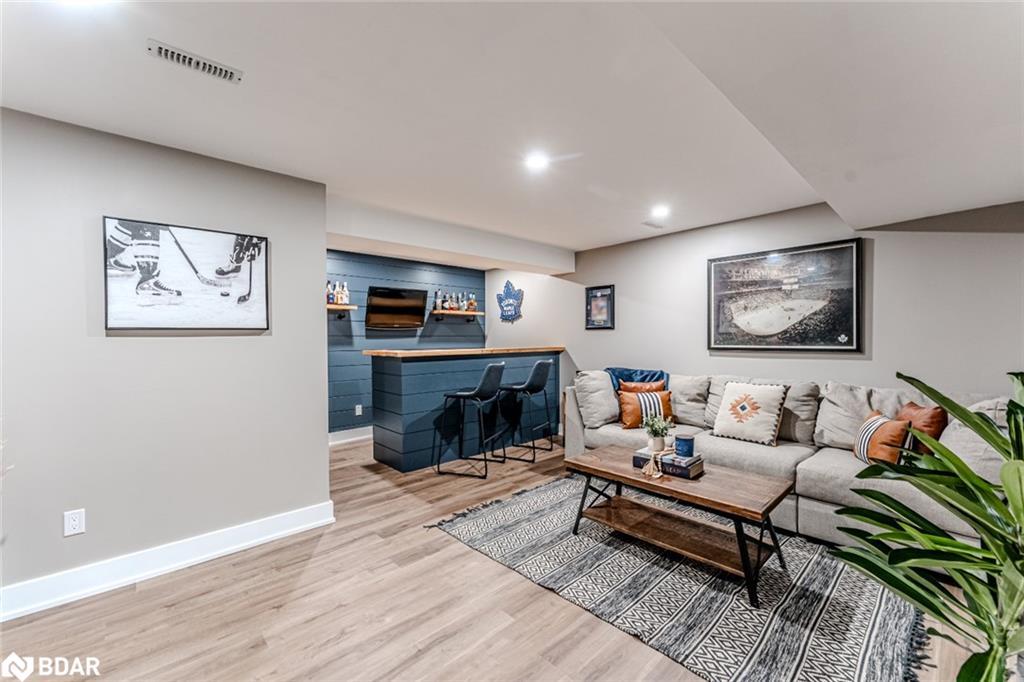 14 Regina Road, Barrie, ON - Indoor