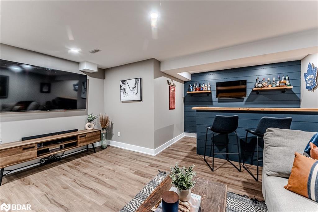 14 Regina Road, Barrie, ON - Indoor