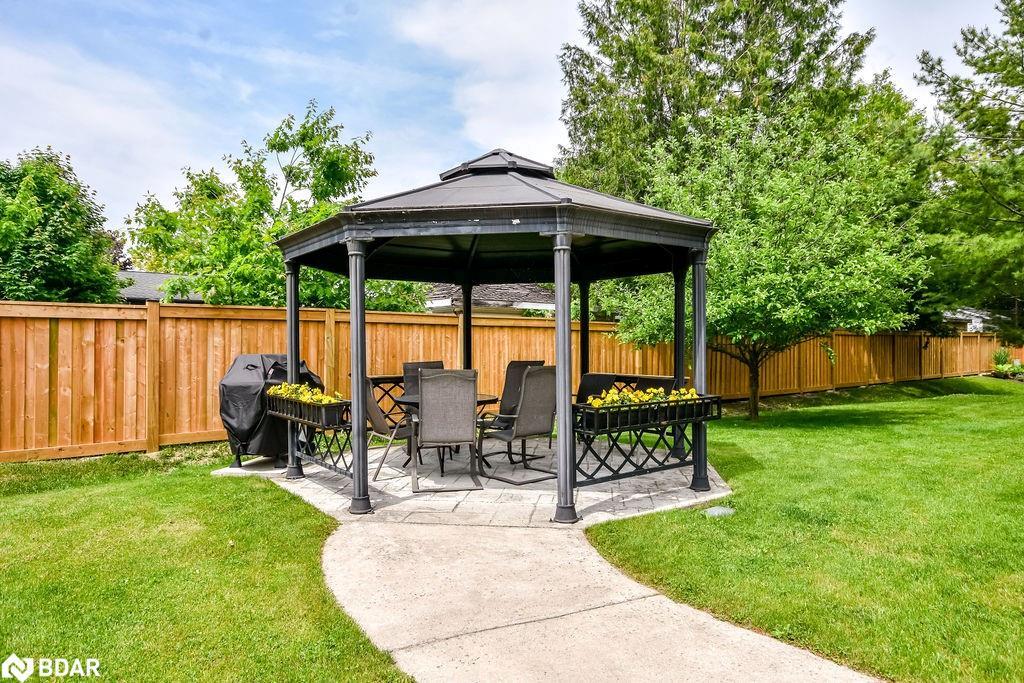 107-19B Yonge Street N, Elmvale, ON - Outdoor With Backyard