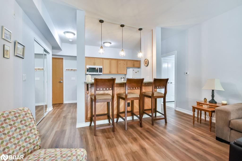 107-19B Yonge Street N, Elmvale, ON - Indoor