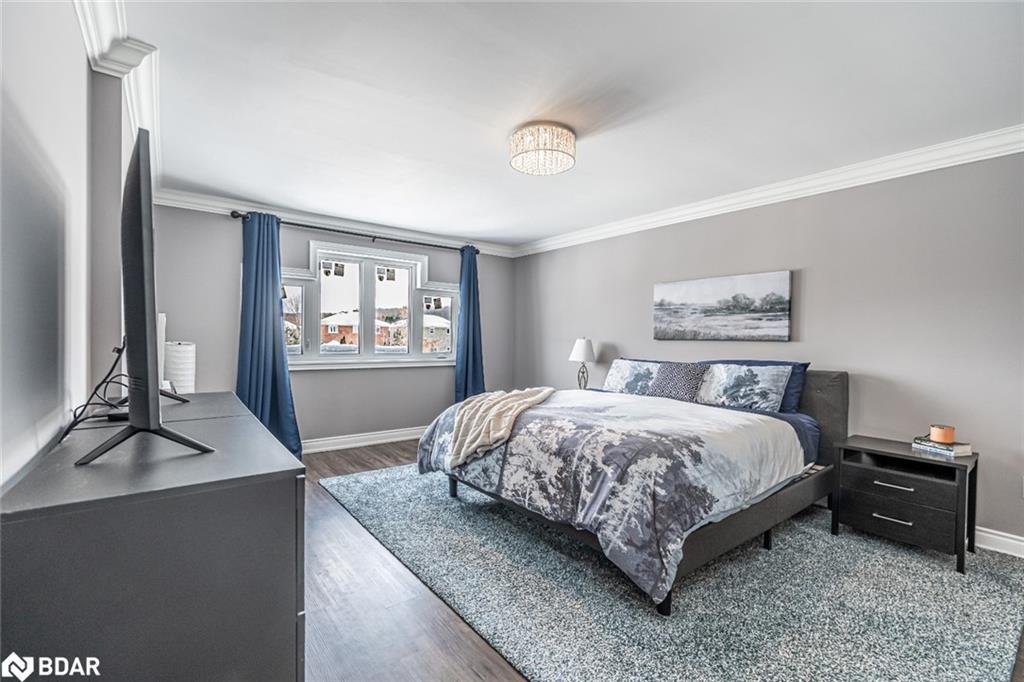 99 Mcintyre Drive, Barrie, ON - Indoor Photo Showing Bedroom