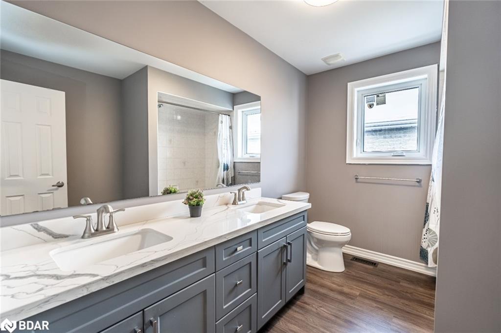99 Mcintyre Drive, Barrie, ON - Indoor Photo Showing Bathroom